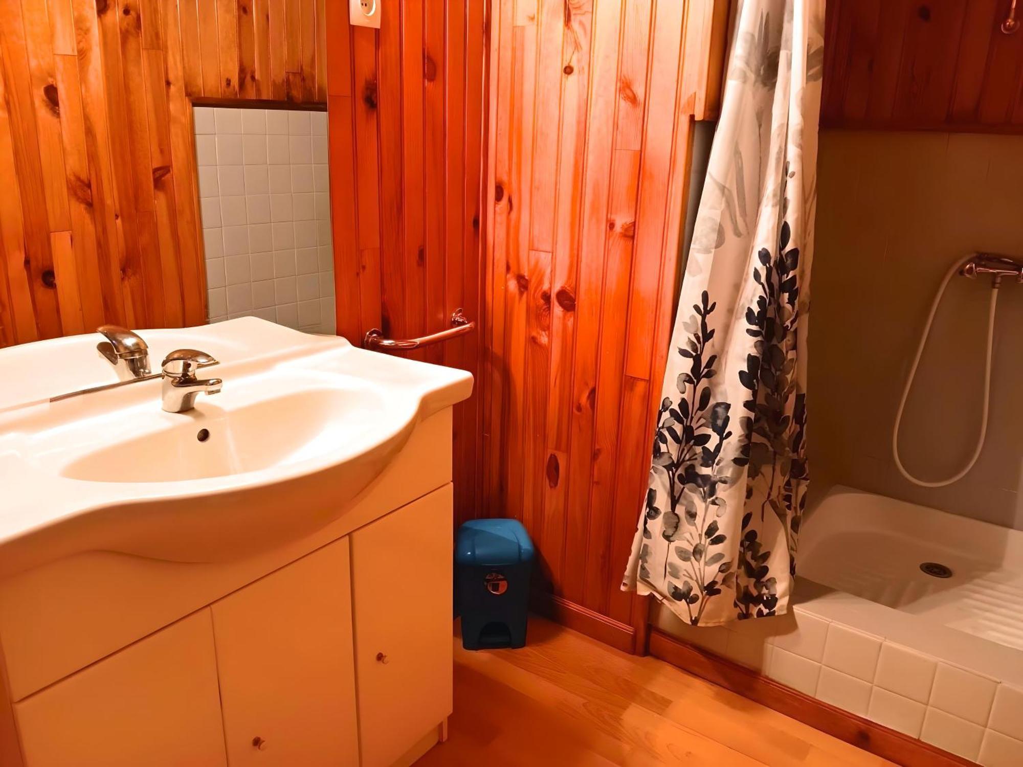 Camping Des Bains Saint-Honoré Quarto foto