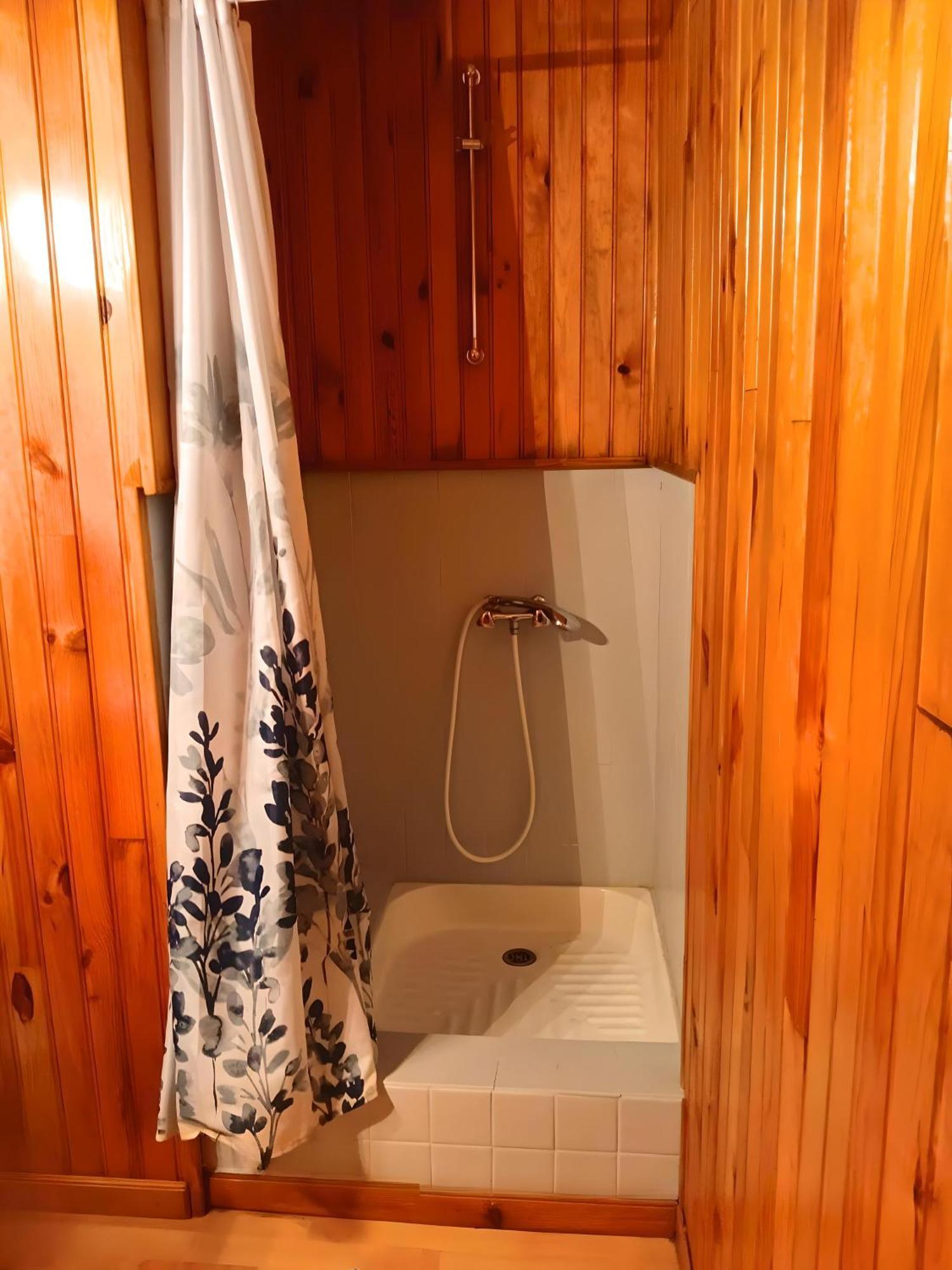 Camping Des Bains Saint-Honoré Quarto foto
